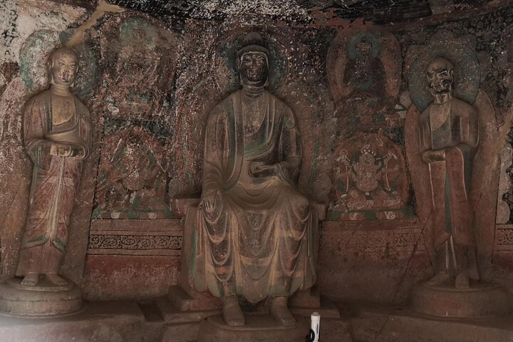 Private Day Tour to Binglingsi Caves and Liujiaxia Reservoir from Lanzhou
