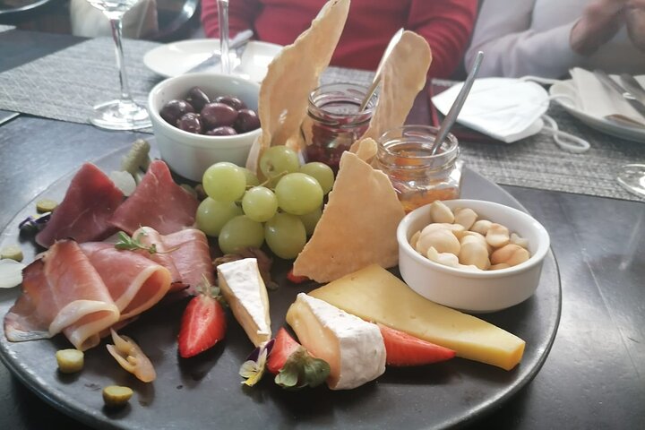 Wine Tour: Paarl, Franschhoek & Stellenbosch incl 3 wineries