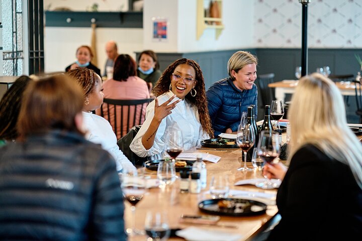 Wine Tour: Paarl, Franschhoek & Stellenbosch incl 3 wineries