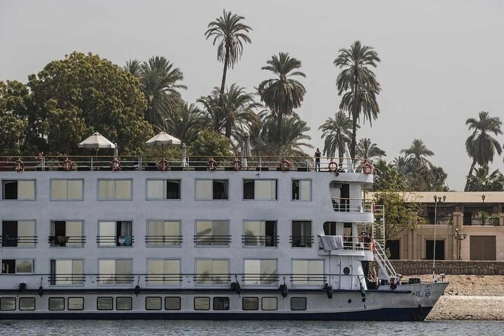 Sailing Nile cruise from Aswan to Luxor includes tours for 3 nights
