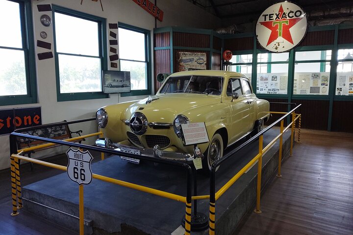 Oatman Mining Camp & Burros: Historic Route 66 Tour from Laughlin