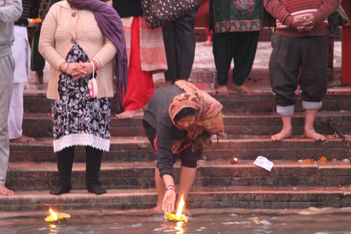 Haridwar Guided Sightseeing Tour with Ganga Aarti By Private Car