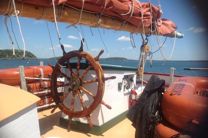 1.5 to 2-Hr Windjammer Sailing Trip in Maine w/ Licensed Captain