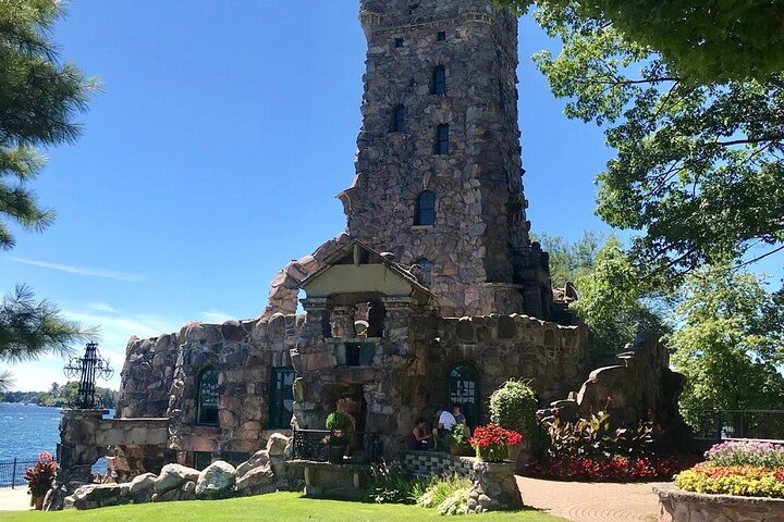 Boldt Castle and 2 Nation Tour