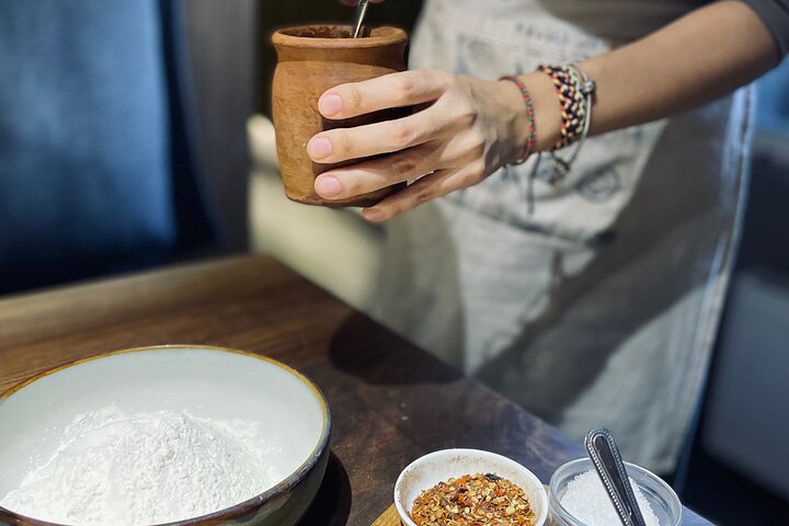 Small-Group Khinkali and Khachapuri Cooking Class in Tbilisi