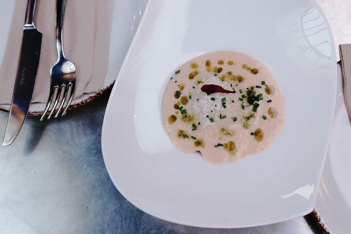 San Sebastian Premium Pintxo Food, Wine & Market Foodie Tour