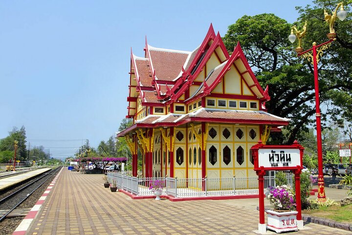 Private Guided Tour to Hua Hin City with Hotel Pickup