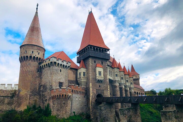 Sibiu - Timisoara transfer, Visit at Corvins Castle and City Tour in Timisoara