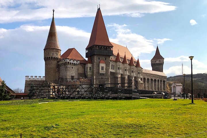 Sibiu - Timisoara transfer, Visit at Corvins Castle and City Tour in Timisoara