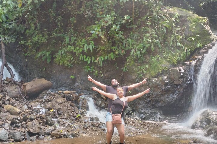 Hike 10 waterfalls in Jaco lunch included