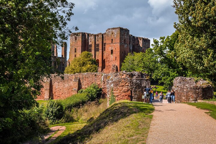 Warwick Tour App, Hidden Gems Game and Big Britain Quiz (1 Day Pass) UK