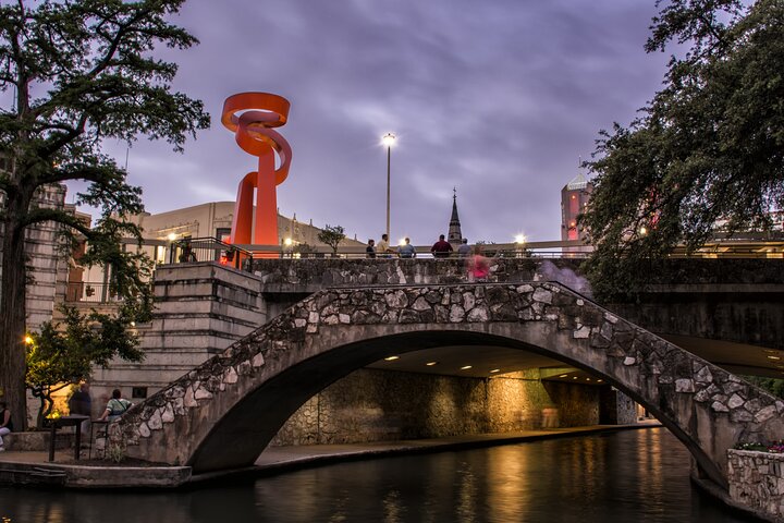 San Antonio Premium Night Driving Tour with Riverwalk Boat Cruise
