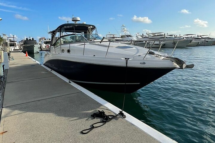 Miami: 2 Hour Private Yacht Cruise