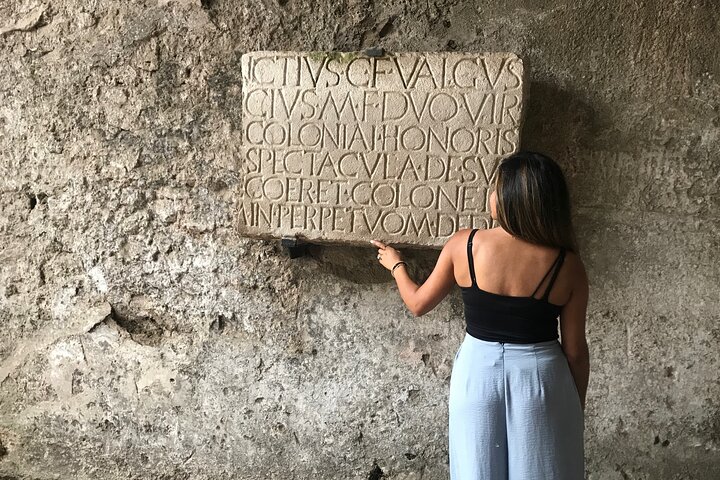 Pompeii Private Tour with an Archaeologist and Skip The Line - 3 hours