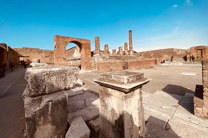 Pompeii Private Tour with an Archaeologist and Skip The Line - 3 hours