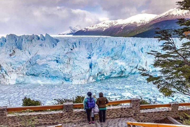 Perito Moreno boat tour from El Calafate: Glaciares Gourmet