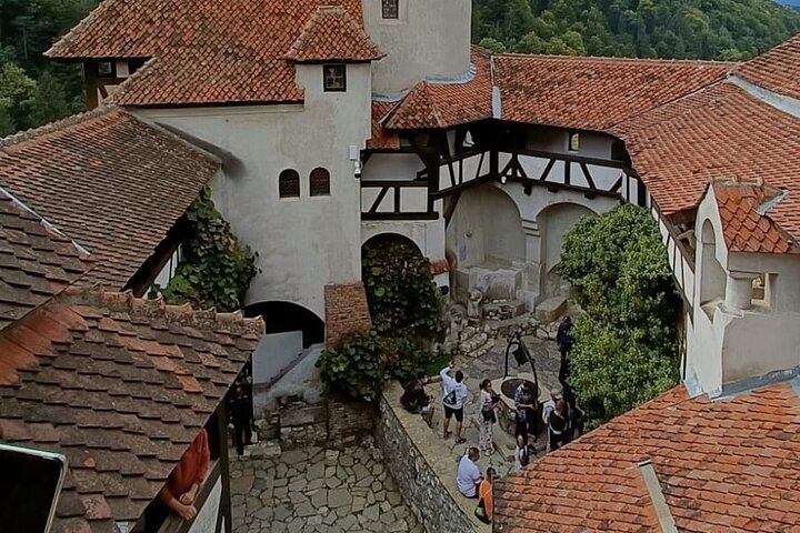 Dracula's Castle, Peles Castle and Brasov - Private Day Trip from Bucharest