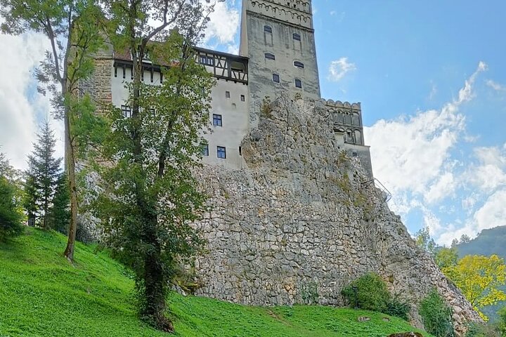 Dracula's Castle, Peles Castle and Brasov - Private Day Trip from Bucharest