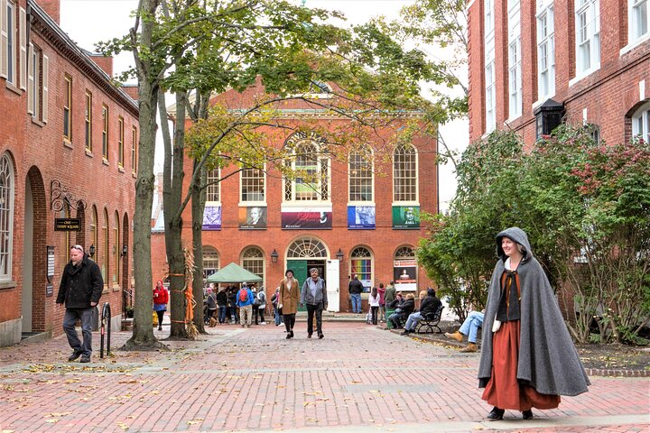 The Official "Hocus Pocus" Movie Locations Tour of Salem
