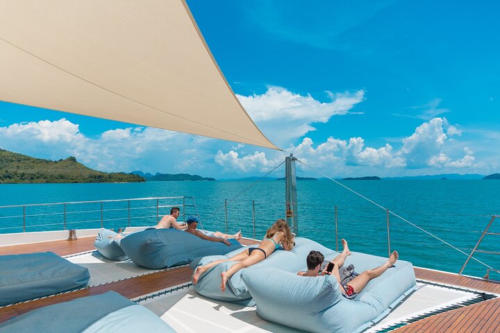 Luxury Boat to James Bond Islands with Lunch and Sunset Dinner