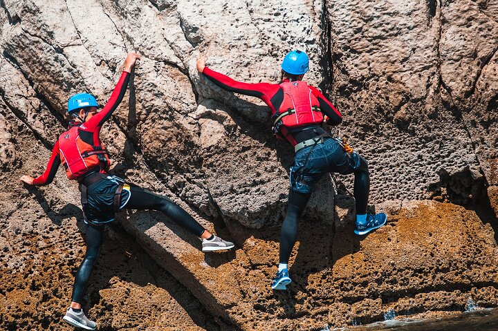 Sesimbra - Coasteering in Arrabida Natural Park (Lisbon region)