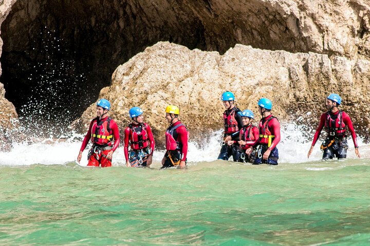 Sesimbra - Coasteering in Arrabida Natural Park (Lisbon region)