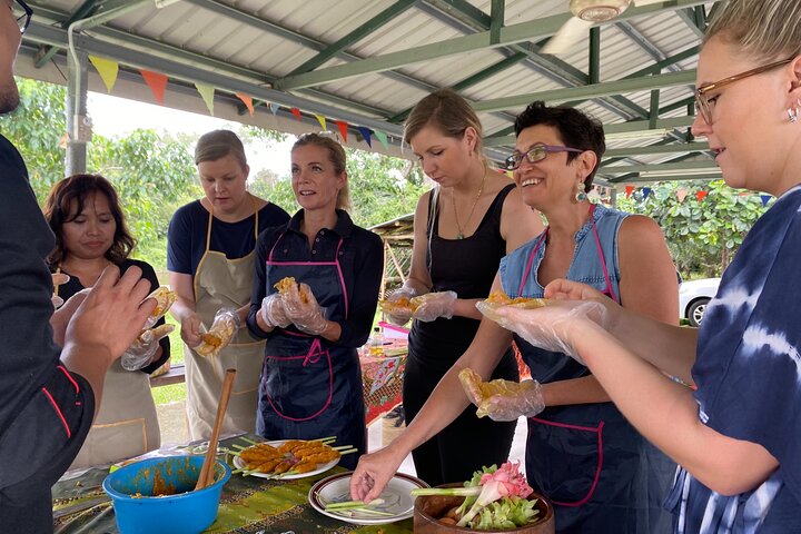 Indigenous Home Cooking Class with Market Tour