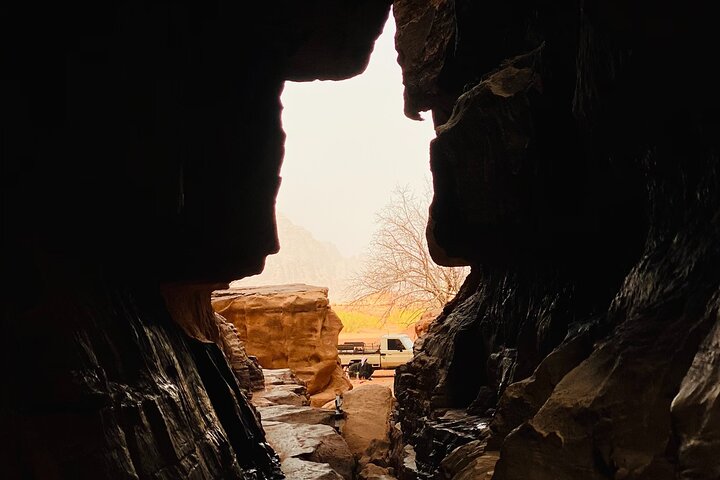 Full Day Jeep Tour & Traditional Lunch - Wadi Rum Desert Highlights
