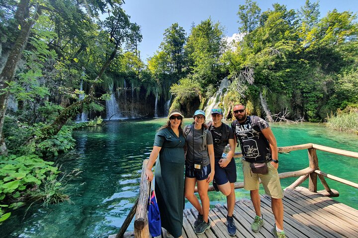 Zagreb: Plitvice Lakes & Rastoke Guided Day Trip with Ticket