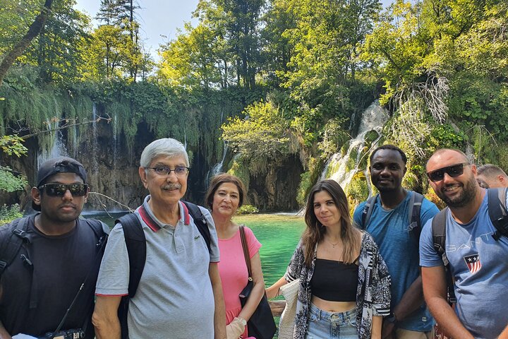 Zagreb: Plitvice Lakes & Rastoke Guided Day Trip with Ticket