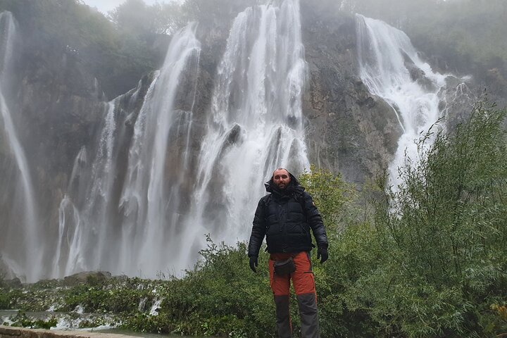 Zagreb: Plitvice Lakes & Rastoke Guided Day Trip with Ticket