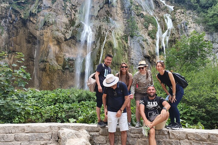 Zagreb: Plitvice Lakes & Rastoke Guided Day Trip with Ticket