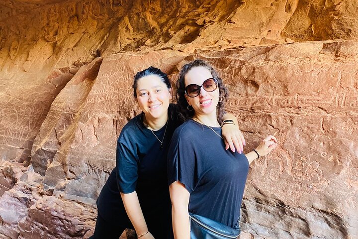 Full Day Jeep Tour & Traditional Lunch - Wadi Rum Desert Highlights