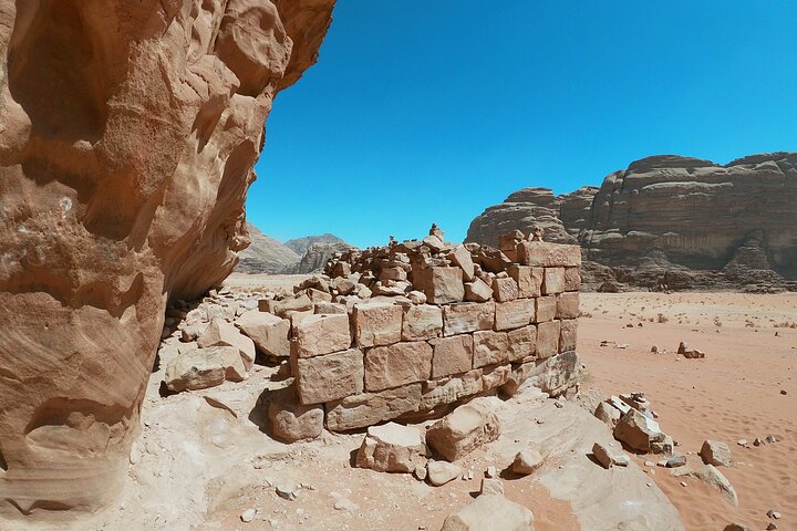 Full Day Jeep Tour & Traditional Lunch - Wadi Rum Desert Highlights