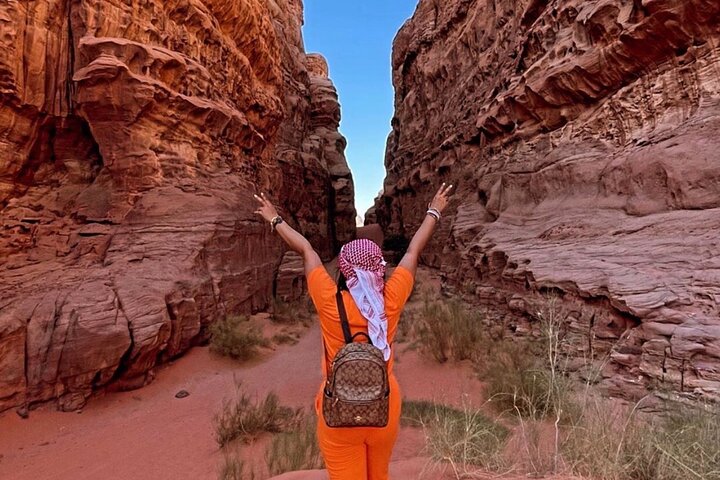 Full Day Jeep Tour & Traditional Lunch - Wadi Rum Desert Highlights