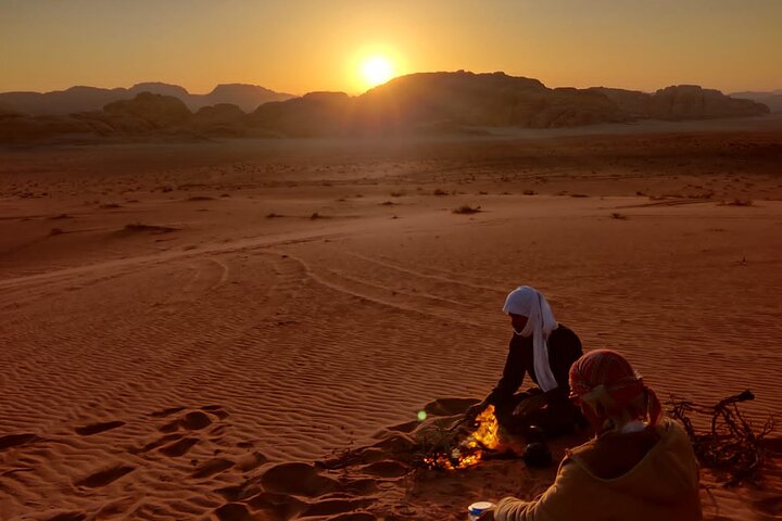 Full Day Jeep Tour & Traditional Lunch - Wadi Rum Desert Highlights