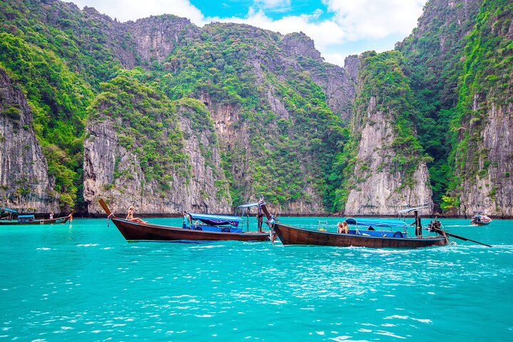 Discover Maya Bay at Dawn: Avoid the Phi Phi Crowds