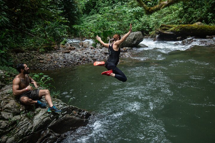 El Tigre Waterfalls Hiking Tour with Lunch and Nature Guide