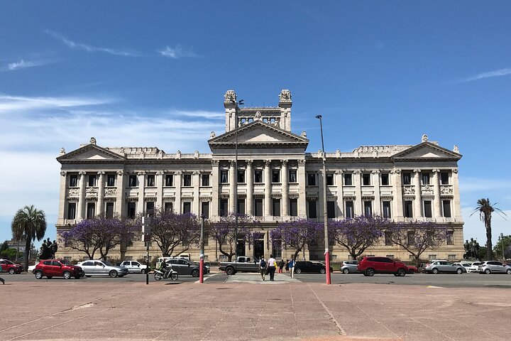 Tailor-made Montevideo: Private City Tour with a Local