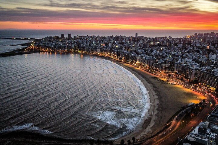 Tailor-made Montevideo: Private City Tour with a Local