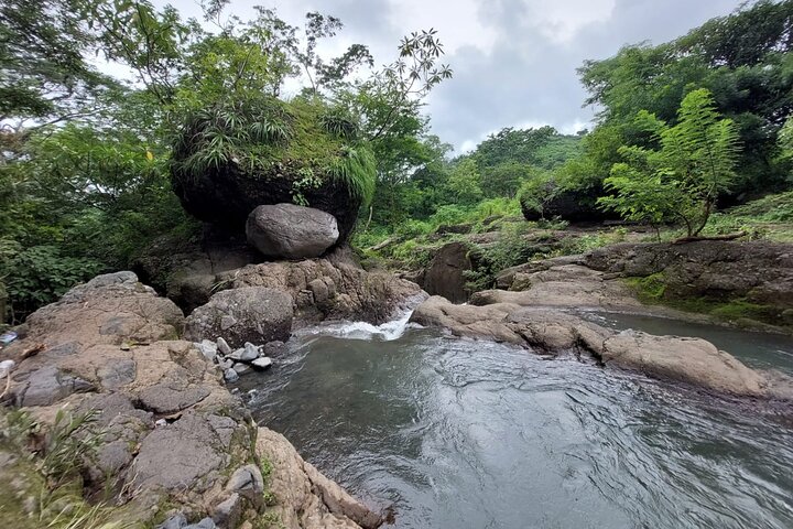 Tamanique Waterfalls Complex Trek + El Tunco Beach