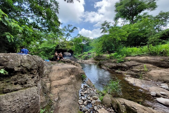 Tamanique Waterfalls Complex Trek + El Tunco Beach