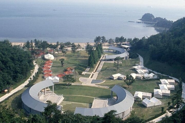 Naoshima Day Tour from Uno Station with Cycling or Public Bus