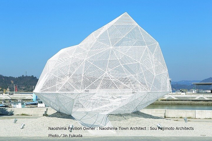 Naoshima Day Tour from Takamatsu Sta. with Cycling or Public Bus