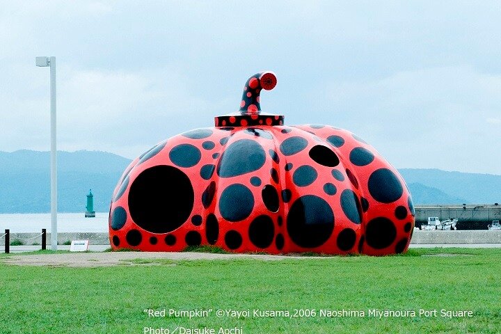 Naoshima Day Tour from Takamatsu Sta. with Cycling or Public Bus