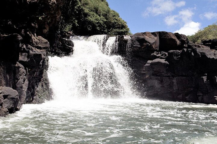Full Day Tour 5 Island to Ile Aux Cerfs Incl. Lunch and Transfer