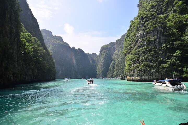 Phi Phi Islands One Day Tour By Speedboat from Krabi