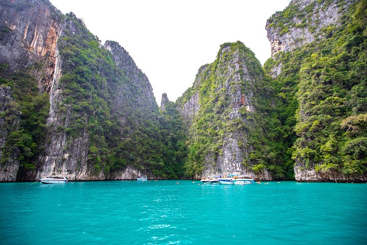 Phi Phi Islands One Day Tour By Speedboat from Krabi