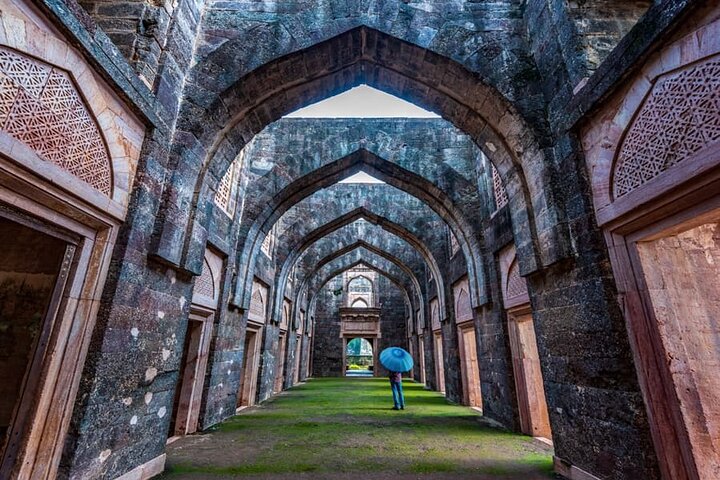 Indore to Mandu and Maheshwar: A Heritage Day Tour