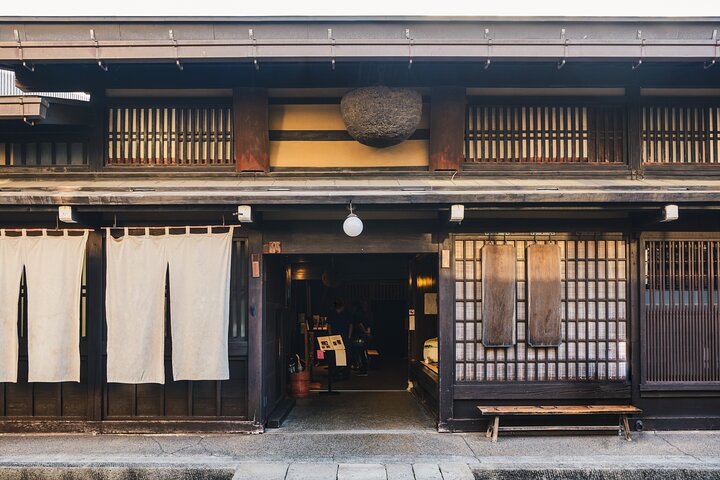 Takayama Local Food & Sake Culture Tour, Licensed Guide
